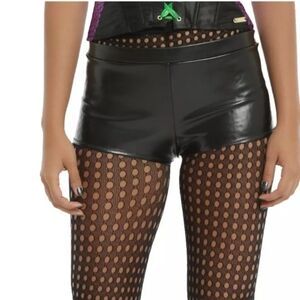 Hot topic undergirl black faux leather pleather hot pants shorts